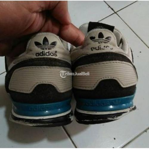 Sepatu Second Adidas ZX 700 Mulus Kondisi Masih Bagus Siap Pakai - Malang