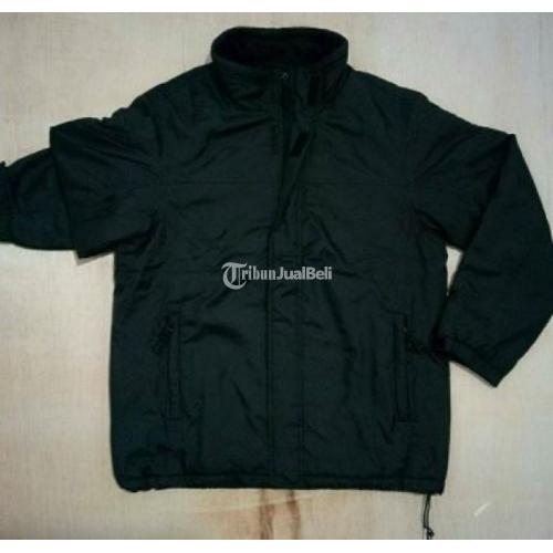 Jaket Uniqlo Parasut Black Dark Navy Kondisi Masih Sangat Bagus di Pemalang TribunJualBeli