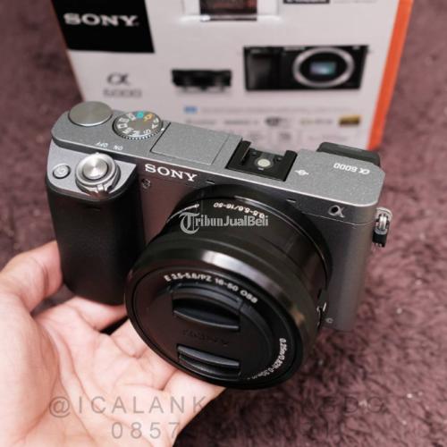 Mirroless Sony A6000 lensa 16di50mm Warna Grey BNIB Normal Oke