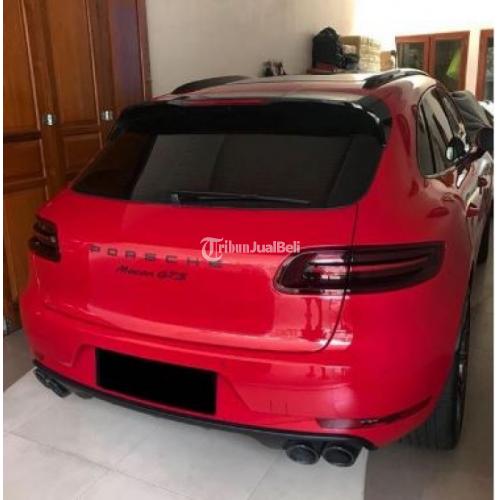 Mobil Porsche Macan GTS 2017 Second Red on Black Full Ori Sport Chrono - Surabaya