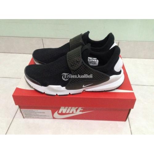 Nike sock outlet dart harga