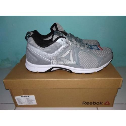 Sepatu reebok shop sport original