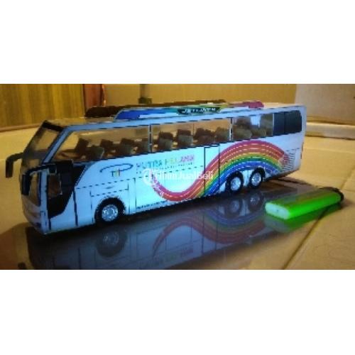 Miniatur Bus Aceh Bahan Pastik Press - Banda Aceh