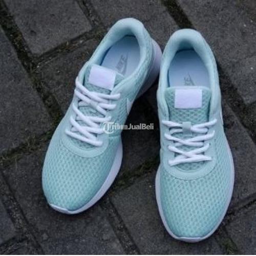 Nike hotsell tanjun tosca