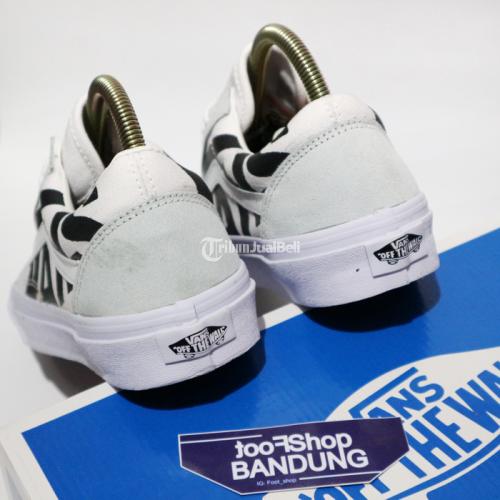 Sepatu Canvas Old Skool True White Sepatu Vans Old Skool Big Logo