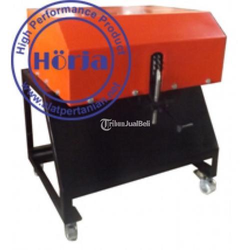 Pengcungkil Atau Pengupas Batok Kelapa 1 Mata Pisau - Halmahera Barat