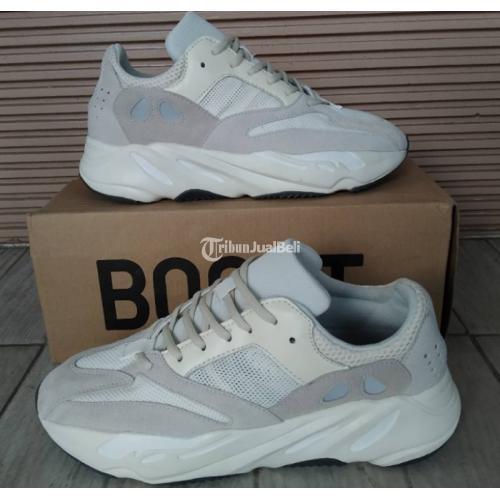 Harga sepatu yeezy hot sale boost 700