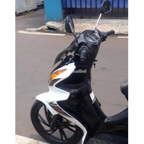 Suzuki Skywave 125 Putih Hitam Tahun 2011 Warna Putih Bekas Plat B DKI Motor Terawat - Jakarta Timur