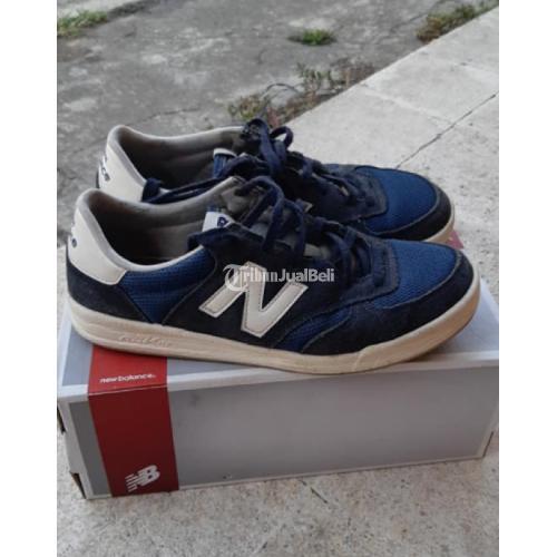 Sepatu Sneaker Bekas New balance CRT 300 Navy Size 8 41 26cm