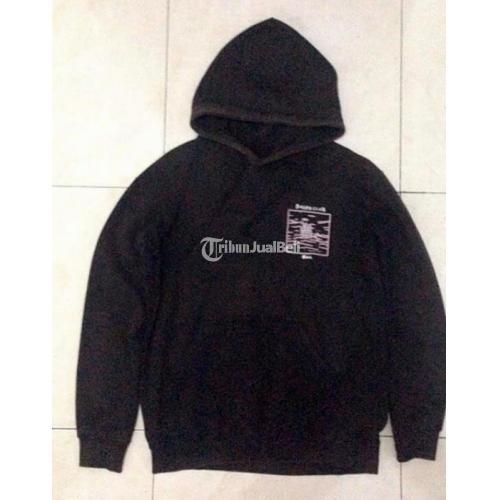 Hoodie Based Club Size M fit L Warna Hitam Bekas Bagus No Minus di Surabaya TribunJualBeli