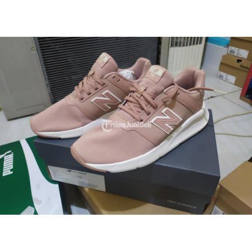 Sepatu new 2024 balance pink