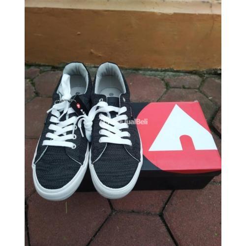 Sneakers Airwalk Size 42 Bagus Mulus Kondisi Baru harga Murah Meriah - Gresik