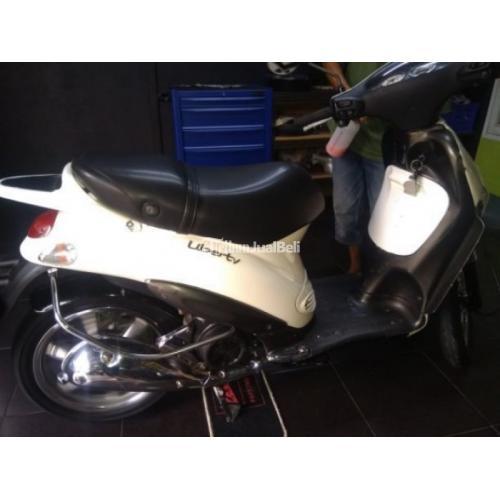 Piaggio Liberty 150 cc 2003 Warna Putih Harga Nego di Pamulang