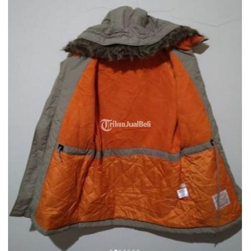 Jaket 2024 waterproof uniqlo