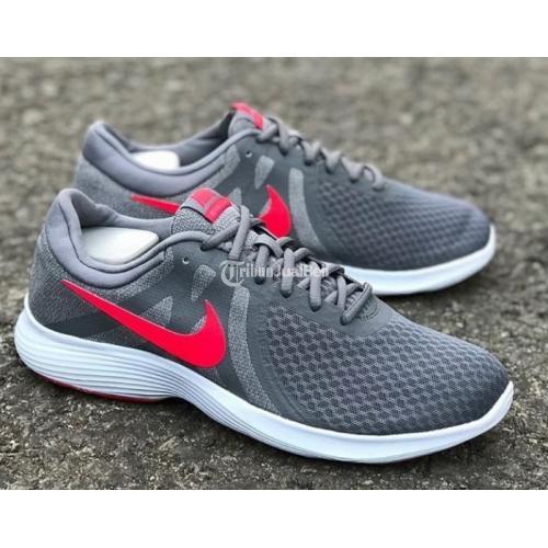 Harga sepatu shop nike revolution 4