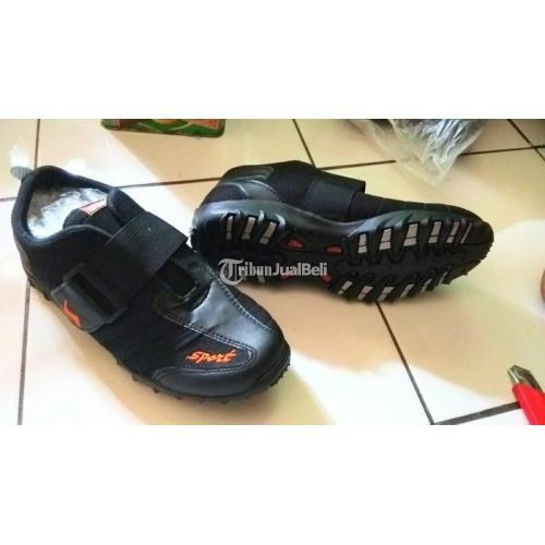 Sepatu Sepeda Murah Non Cleat Kondisi Baru Bahan Sintetis Berkualitas