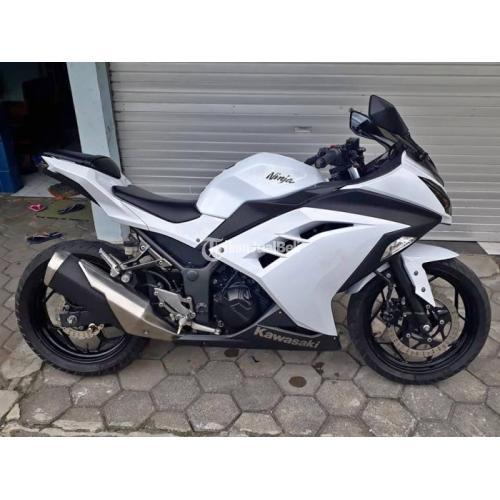 Kawasaki Ninja 250 FI 2014 Motor Putih Bekas Orisinilan Mulus Siap