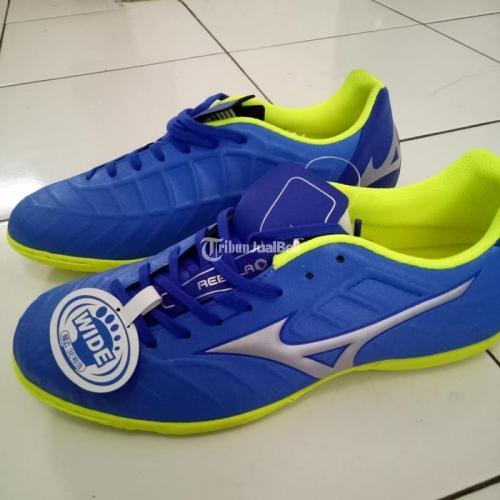 Sepatu futsal outlet mizuno