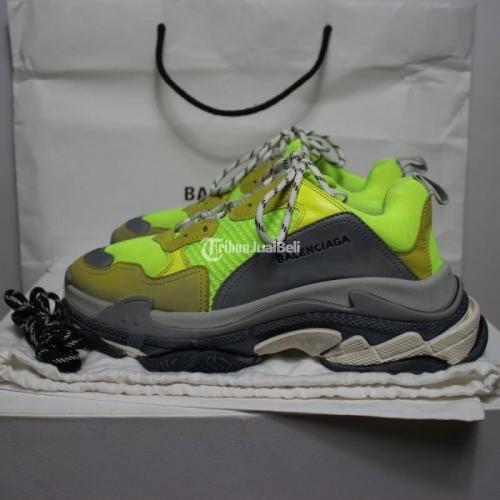 Jual balenciaga best sale triple s