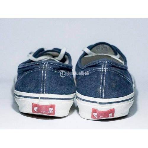 Sepatu vans hotsell authentic navy