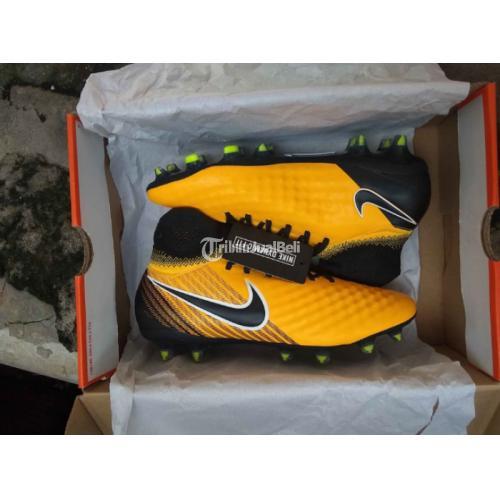 Nike hotsell hypervenom hitam