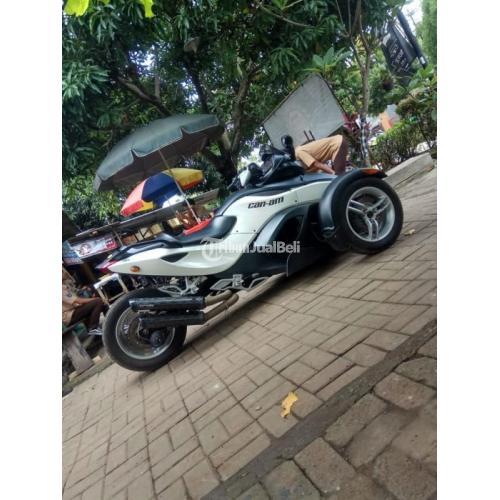 Motor Roda Tiga Murah Can Am Spyder RS Bekas Tahun 2013 Edisi Spesial Pajak Off Normal - Bogor