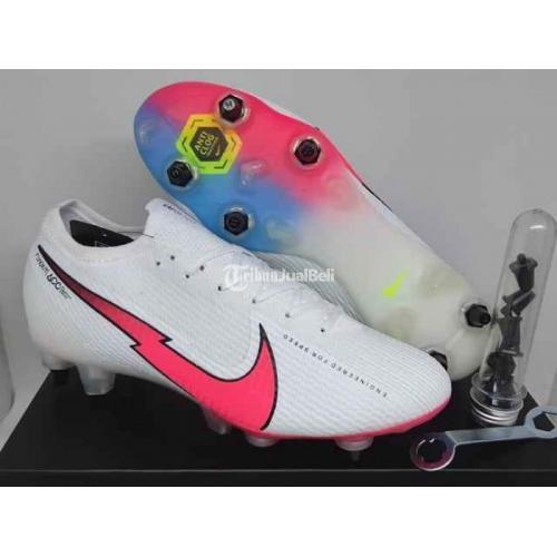 Sepatu bola clearance nike mercurial vapor