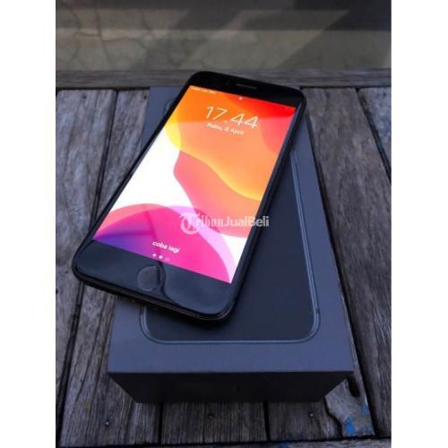 iPhone 8 64GB Grey Fullset Original Tangan Pertama 3D Touch Empuk Kamera Hp Jernih - Semarang