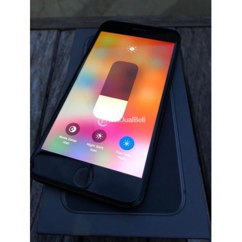 iPhone 8 64GB Grey Fullset Original Tangan Pertama 3D Touch Empuk Kamera Hp Jernih - Semarang