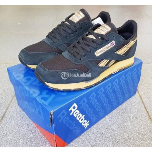 Sepatu 2024 reebok classic