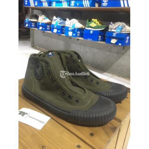 Sepatu Lokal Brodo Size 40 Warna Hijau Army Kondisi NEW Harga Murah Nego - Surabaya