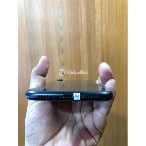 HP Iphone XR 64GB Bekas Warna Grey Lengkap Normal Harga Murah - Sukoharjo