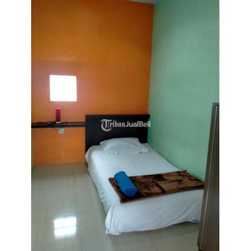 Hotel 9 BR dan Cafe Di Pusat Bisnis Surabaya