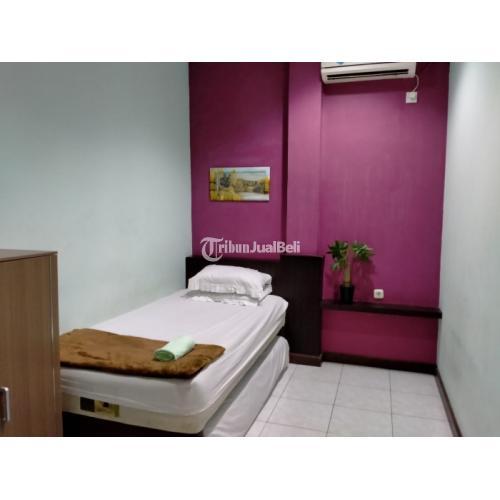 Hotel 9 BR dan Cafe Di Pusat Bisnis Surabaya