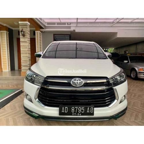 Mobil Toyota Innova Reborn Venture Diesel AT 2019 Putih Bekas Orisinil - Karangayar