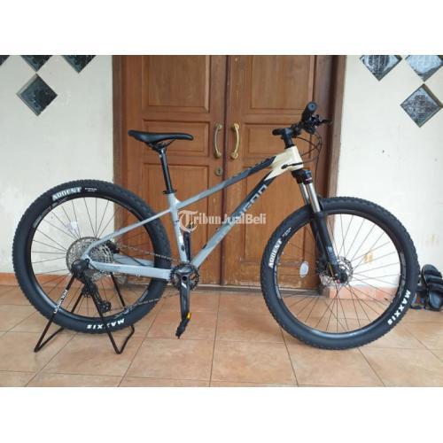 Sepeda MTB Polygon Xtrada 6.0 Size S 2021 Bekas Kondisi Normal di