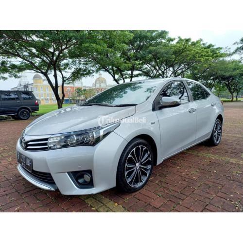 Mobil Sedan Toyota Corolla Altis 1.8 V AT 2014 Bekas Pajak Hidup - Tangerang