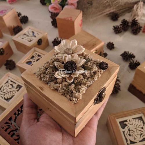 Kerajinan Ring Box Bahan Kayu Jati Belanda Handmade Tersedia Beragam Model - Yogyakarta