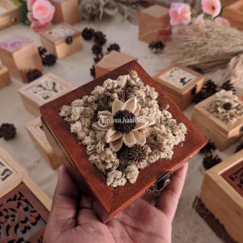 Kerajinan Ring Box Bahan Kayu Jati Belanda Handmade Tersedia Beragam Model - Yogyakarta