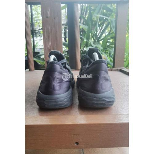 Sepatu New Balance Collab Disney Size 44 Bekas Like New Mulus - Bekasi
