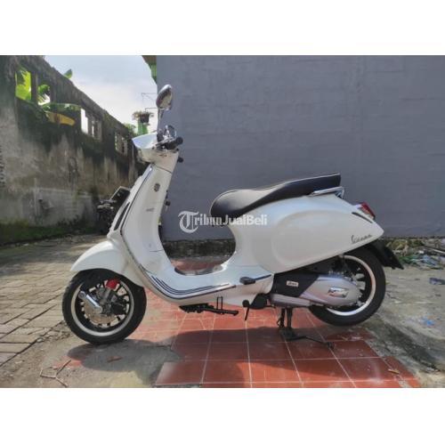 Motor Vespa Sprint 2020 Putih Harga Nego Kondisi Normal Mulus di