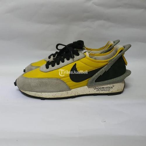 harga sepatu nike daybreak