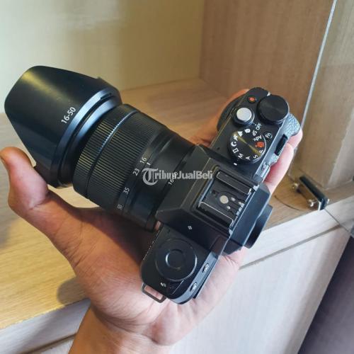 Kamera Mirrorless Fujifilm XT100 Fullset Box Bekas Normal Harga Nego di