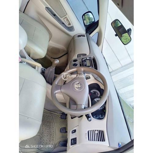 Mobil Toyta Innova G Bensin MT 2005 Bekas Interior Bersih Body Mulus - Sukoharjo