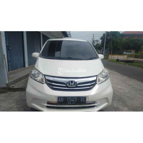 Mobil Honda Freed S AT 2013 Putih Seken Manual Siap Pakai - Sleman