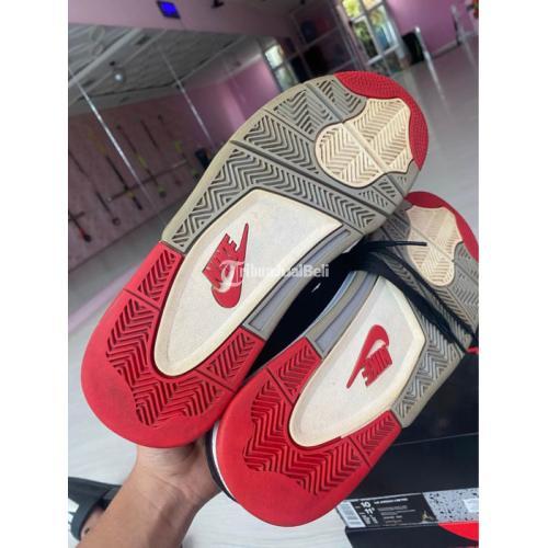 Sepeda Sneakers Air Jordan 4 Bred US10/44 Bekas Like New Original - Pemalang