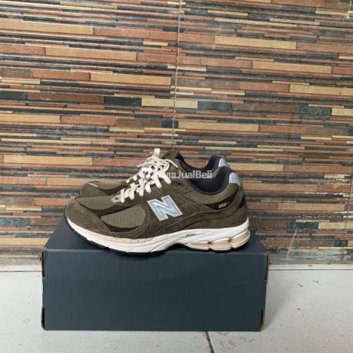 Sepatu New Balance M2002R Dark Camo Olive Green Size (42) Second