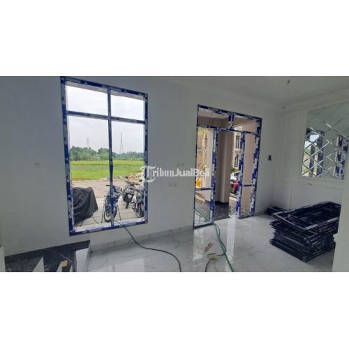 RUMAH MODIS 2 LANTAI TEPI JALAN DEKAT LAPANGAN JAMBIDAN