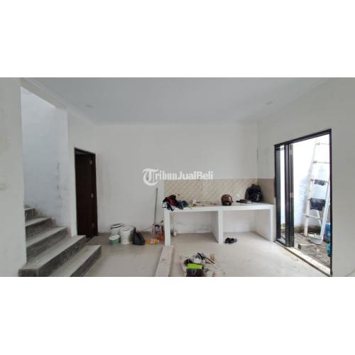 RUMAH CANTIK 2 LANTAI TEPI JALAN UTAMA PURWOMARTANI