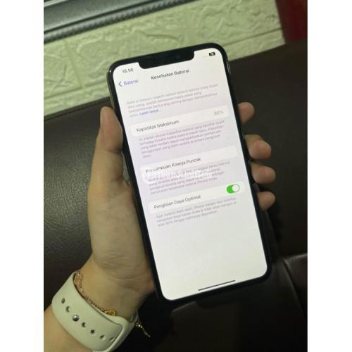 HP iPhone 11 Pro Max 256GB Gold Seken Fullset - Yogyakarta
